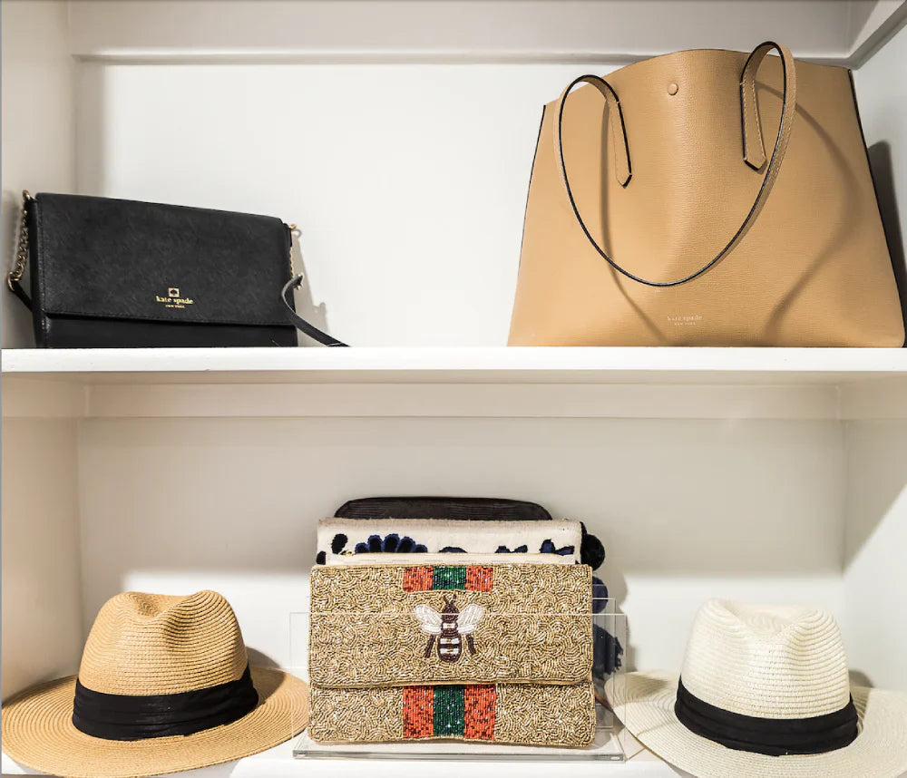 Tips for How to Stay Organized While Traveling BEEfore, During, AND After!